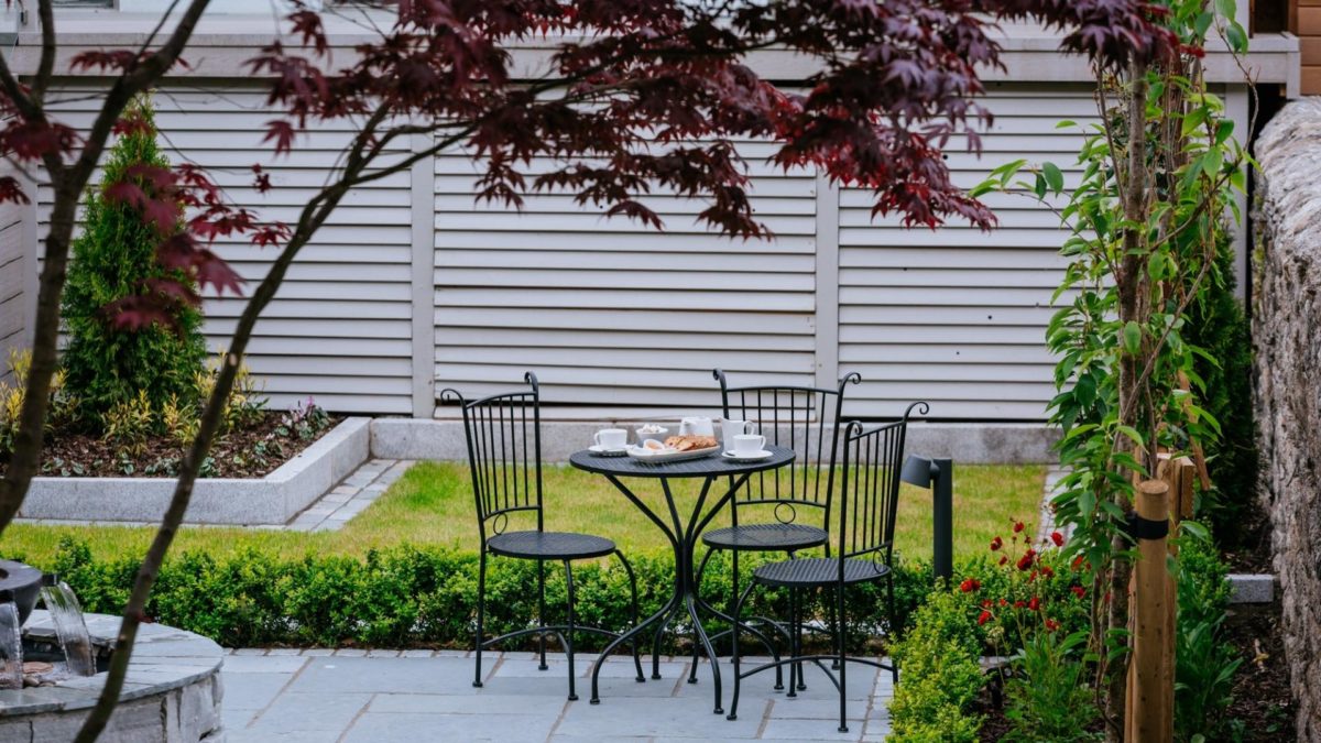Breakfast in Garden Image